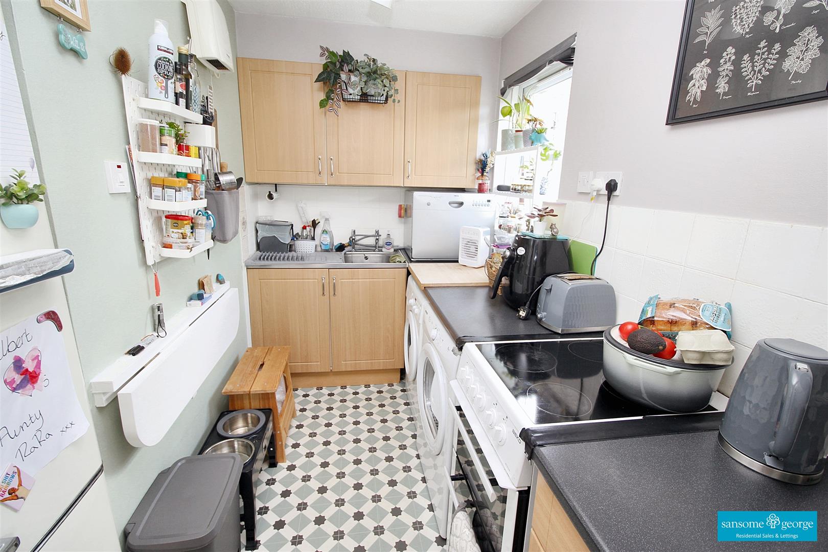 Wyre Court, Tilehurst, Reading